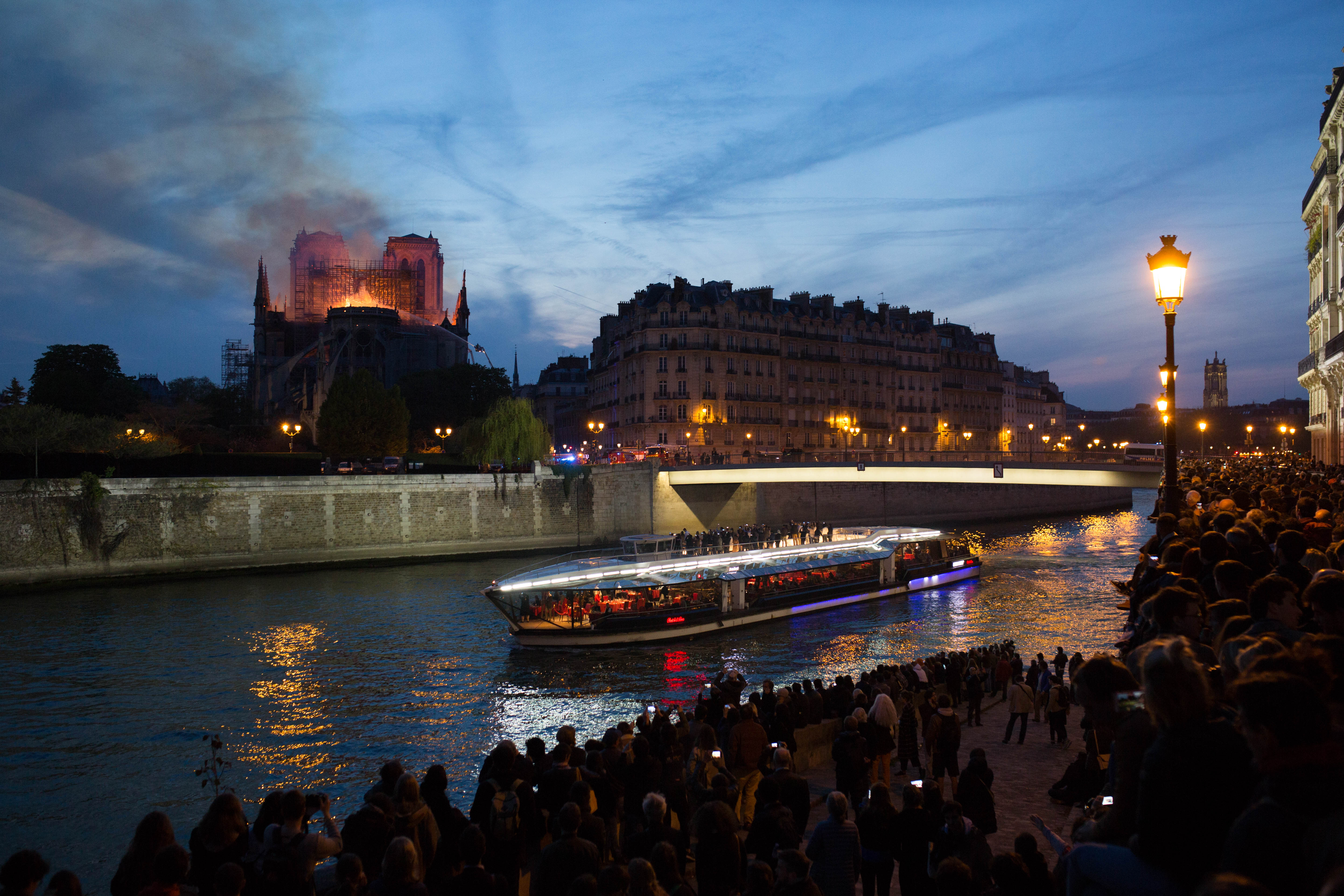 Incendie Cathédrale Notre Dame | Raphaël Lafargue